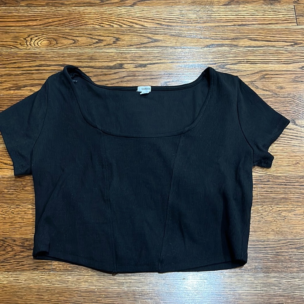 GARAGE BLACK T-SHIRT